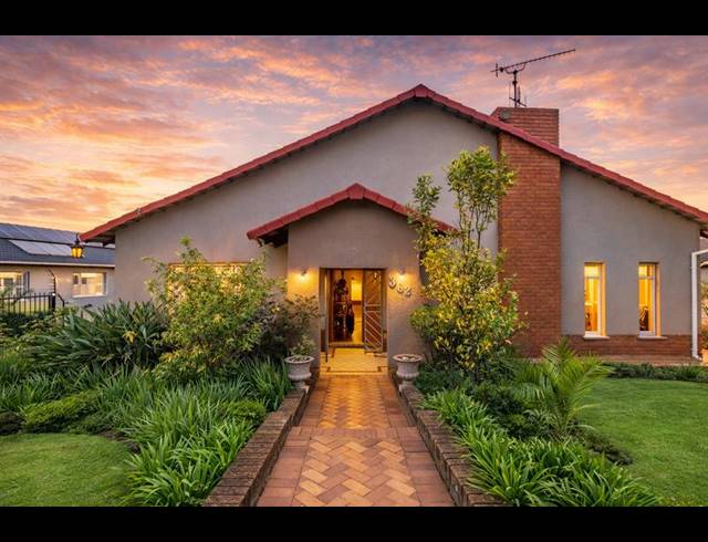 4 BEDROOM HOUSE FOR SALE IN WATERKLOOF RIDGE